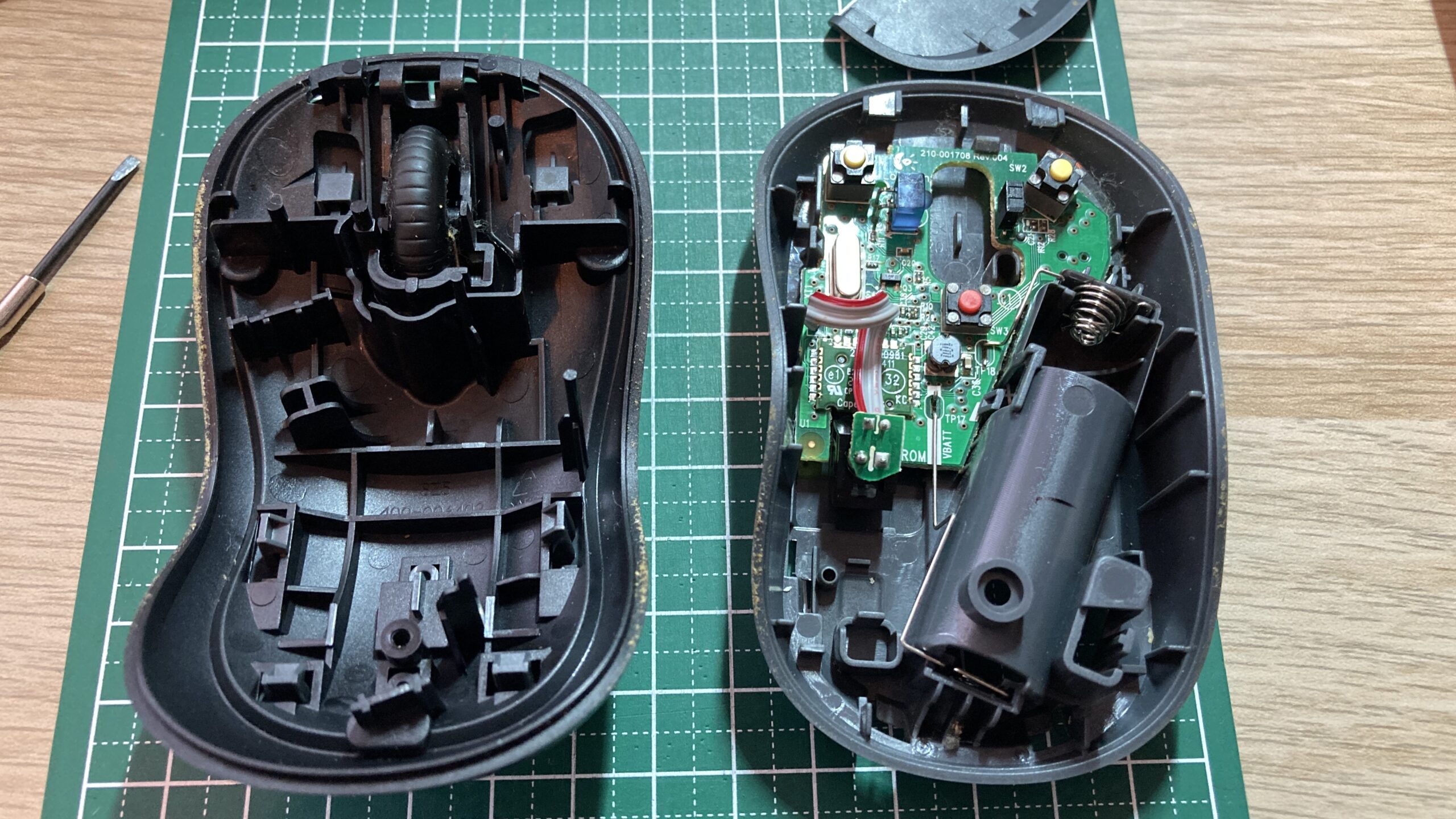 M221 SILENT Wireless Mouse 開けてみた